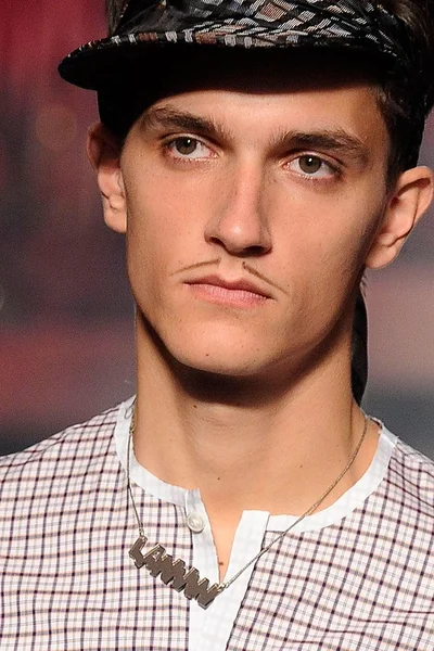 Look 19